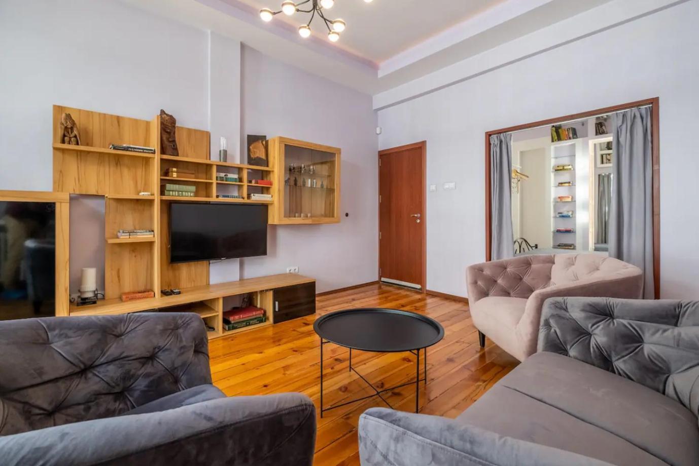 Charming 2Bdr Apartment In Historic Center With Parking Σόφια Εξωτερικό φωτογραφία